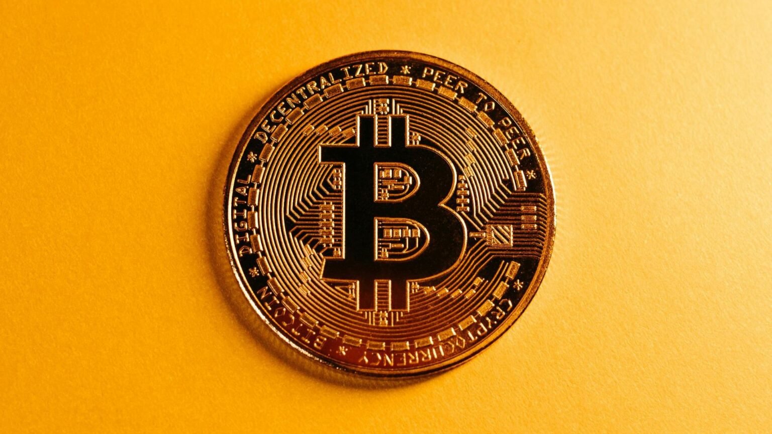 Bitcoin Price Prediction: Can it Reach New All-Time Highs? Bitcoin price prediction chart with elements of institutional and technological analysis for long-term investors
